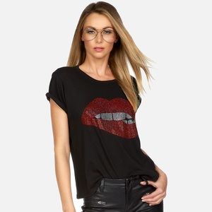 Crystal Biting Lip Printed Tee. Lauren Moshi. Med